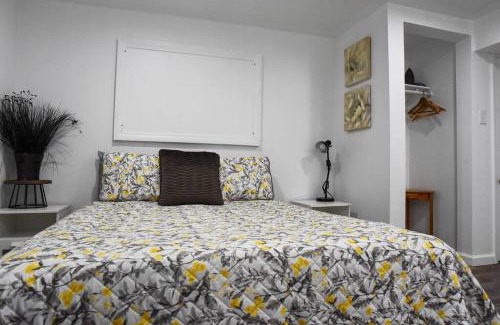 Mount Washington Apartment | Charming Mount Washington Home with Parking for Families