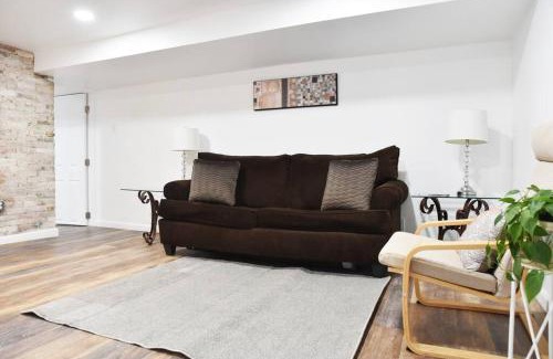 Mount Washington Apartment | Charming Mount Washington Home with Parking for Families