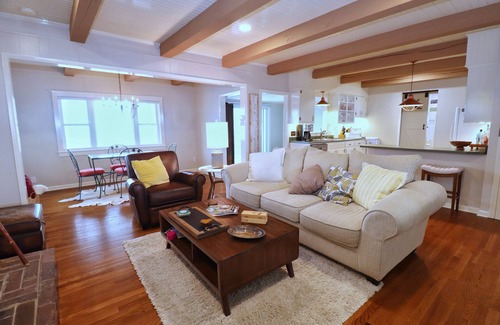 Boone Cottage | Inviting Mountain Cottage with Kitchen & Grandfather Views