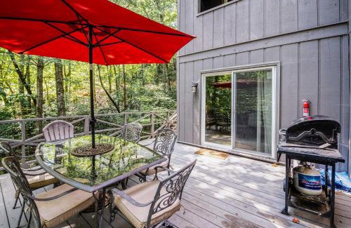 Lake Lure House | Relax at Rumbling Bald Resort: Deck, Lake Access & More