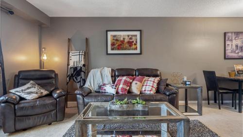 East Kootenay House | Relaxing Mountain Retreat with Hot Tub & Pool Access