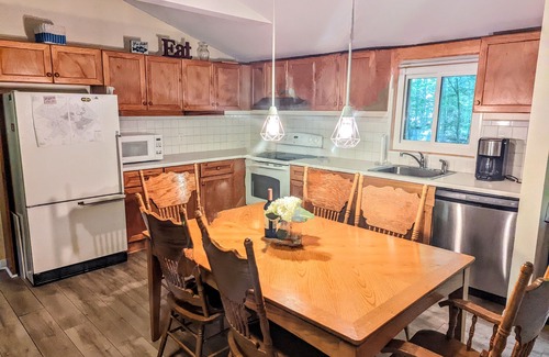 Thornhurst House | Relaxing Mountain Retreat in Arrowhead Lake - Pet Friendly