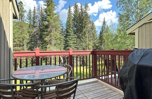 East Kootenay Condo | Creekside Mountain Oasis: Family-Friendly Retreat with Pool