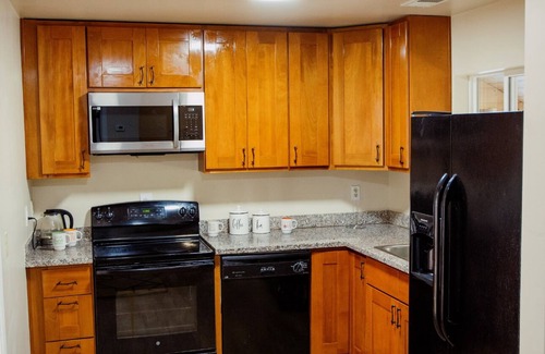 Echo Lake Cabin | Cozy Mountain Retreat, 9 Min to Sierra Slopes, Sleeps 6