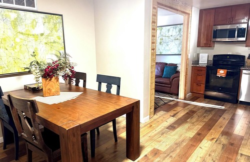 Echo Lake Cabin | Cozy Mountain Retreat, 9 Min to Sierra Slopes, Sleeps 6