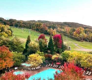 Vernon Hotel | Inviting Mountain View Condo with Pool and Hot Tub