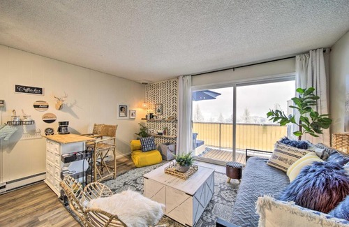 Mead Apartment | Inviting Mt Spokane Studio with Pool & Hot Tub Access