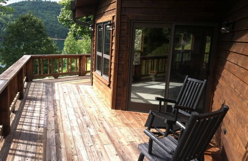 Tuckasegee Cabin | Inviting Lakefront Cabin on Wolf Lake with Hot Tub & Kayaks