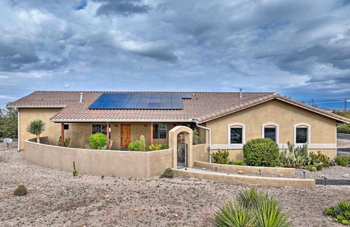 JD Ranch House | Inviting Vail Home with Heated Pool and Spa Amenities