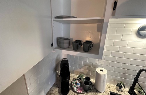 Central Arlington Apartment | Cozy near Stadiums/Six Flags/2 parking/Wifi