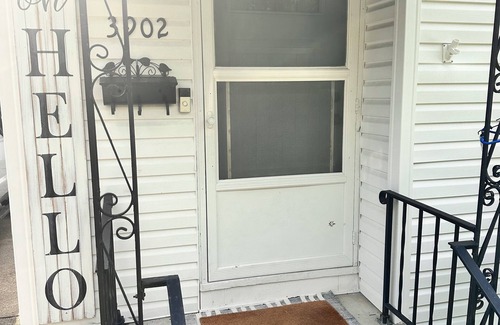 Toledo House | Welcoming Stay Near Toledo Zoo with Pet-Friendly Amenities