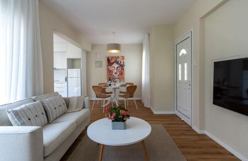 Paphos House | Inviting Nerina Cottage with Ocean Views in Paphos