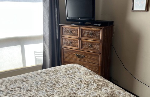 Northwest Calgary Bed & Breakfast | Inviting Stay at Cozy Nest B&B with Spa and Breakfast