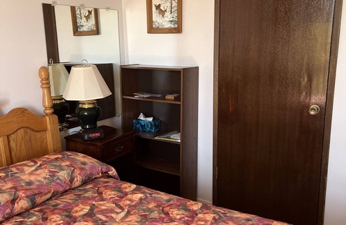 Northwest Calgary Bed & Breakfast | Inviting Stay at Cozy Nest B&B with Spa and Breakfast