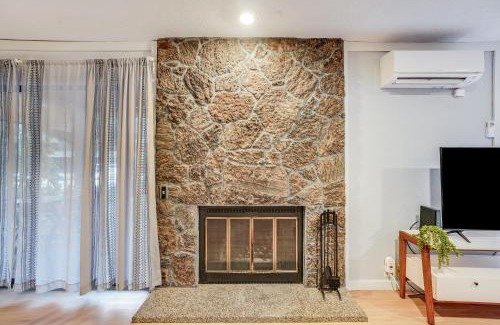 Welches Apartment | Inviting Oceanfront Condo in Welches - Guest Rated 10/10