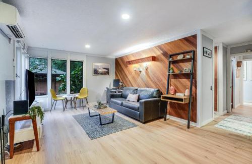 Welches Apartment | Inviting Oceanfront Condo in Welches - Guest Rated 10/10