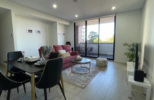 Kogarah Apartment | Cozy New 2BR & Near Airport, Mall & Transit