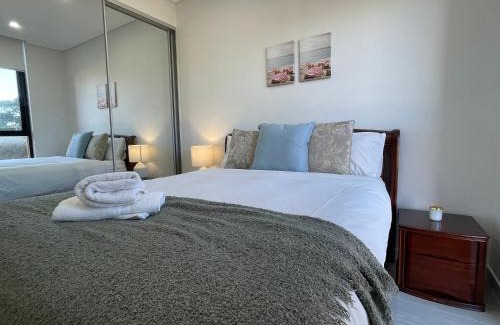 Kogarah Apartment | Cozy New 2BR & Near Airport, Mall & Transit