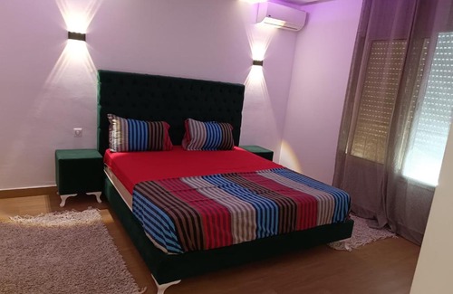 Ennasr Apartment | Cozy New Appart Ennasr: Family and Pet-Friendly Retreat