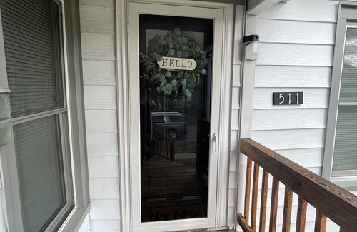 Creston House | Inviting Oak Home near Restaurants with Spa and Hot Tub