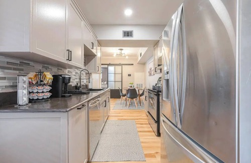 South Central Houston Condo | Perfect Retreat: Cozy Oasis Apt Near Med Center & NRG