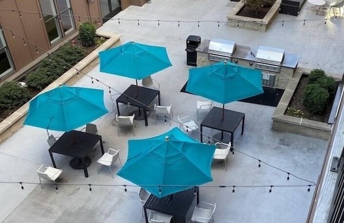 Shockoe Bottom Apartment | Relaxing Oasis in Downtown Richmond with Pool and Patio