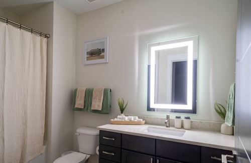 North Charlotte Condo | Inviting NoDa Oasis: Family-Friendly with Kitchen Access