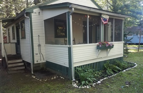 Ocean Park House | Inviting Ocean Park Cottage with Pool, Steps to the Beach