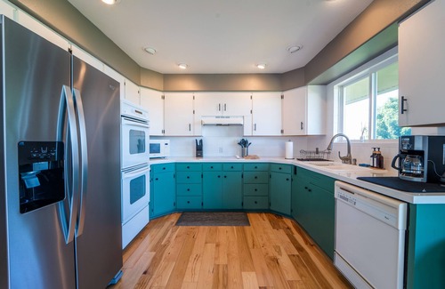 Port Angeles House | Ocean-View Bungalow: 10/10 Rated Stay Near Olympic Park