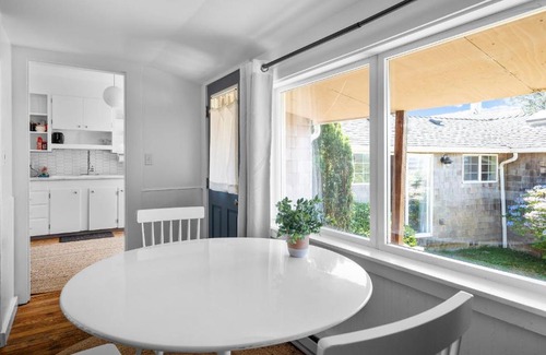 Depoe Bay House | Inviting Oceanfront Cottage at Pirate Cove for Families
