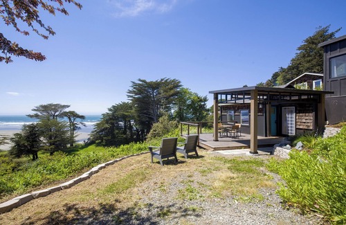 Westhaven-Moonstone Cabin | Cozy Oceanview Cabin Near Moonstone Beach – Hike, Surf & Explore the Redwoods