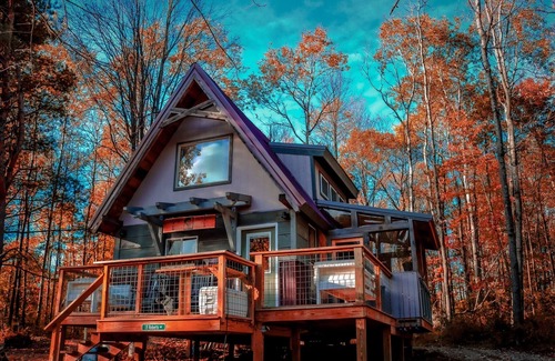 Corning Cabin | Inviting Off-grid Cabin with Spa Amenities & Pet Friendly