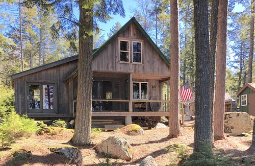 Aurora Cabin | Tranquil Off-Grid Camp on Spectacle Pond with Oceanfront Views