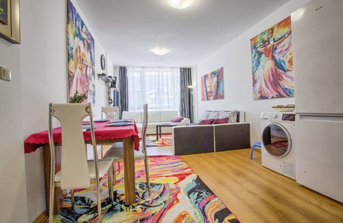 Razlog Apartment | Cozy One Bedroom Apartment with Stunning Mountain View, Pools and SPA
