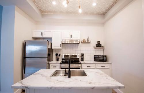 Moncton Apartment | Cozy One Bedroom Apartment- Downtown Moncton