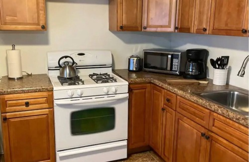 New Fairfield Apartment | Charming One Bedroom Retreat in New Fairfield - 10/10 Rating