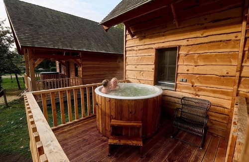 Uden House | Enjoy a Memorable Stay at 't Heydeveld with Spa and Breakfast