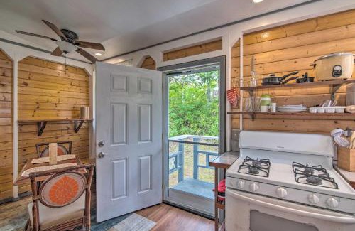 Leilani Estates Apartment | Inviting Pahoa Hideaway Steps from Black-Sand Beaches