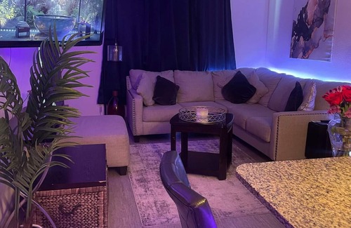 Plano Apartment | Discover Cozy Paradise - Perfect Location with Pool Access