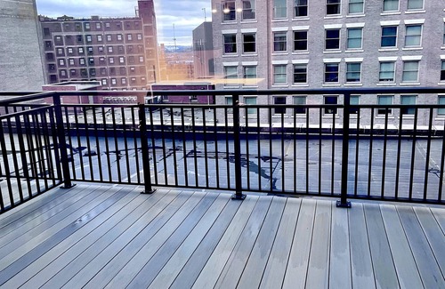 Downtown Cleveland Apartment | Cozy PentHouse Suite W Balcony Downtown