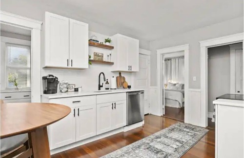 Middletown Apartment | Pet-Friendly Apartment Steps from University - Rated 10/10