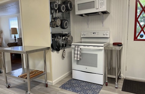 Berlin House | Pet-Friendly 2 Bedroom Retreat in Berlin's Norwegian Village