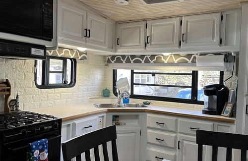 Cleveland House | Pet-Friendly Mountain RV with Pool & Spa near Lake Cleveland