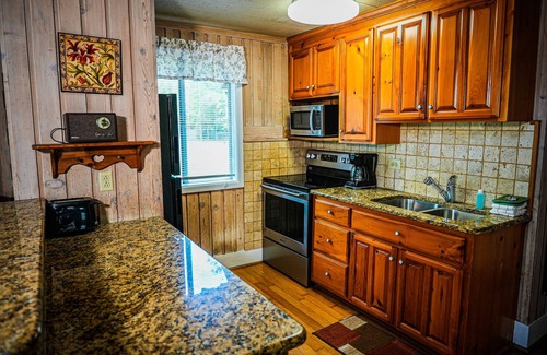 Pine Mountain House | Pet-Friendly Chalet with Lake Views and Top Guest Ratings