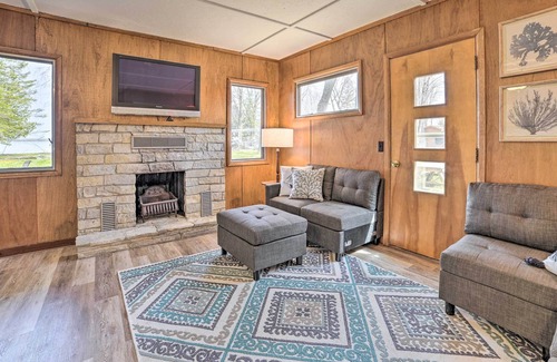 Brutus Cottage | Charming Retreat with Lake Access and Spa in Petoskey Area