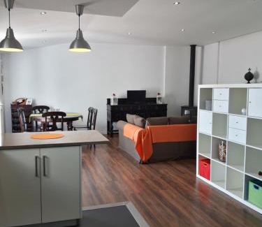 Terrujem House | Comfortable Getaway: Guest Rated 9/10 & Family Friendly