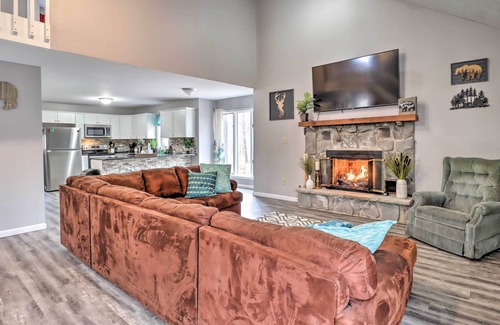 Mount Pocahontas House | Inviting Poconos Retreat: Pool Access & Pet Friendly Stay