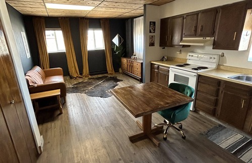 Winifred Apartment | Charming 1 Bedroom Apartment with Spa in Downtown Winifred
