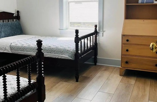Cut Off Apartment | Private and Safe House with Spa, Hot Tub & Family Amenities