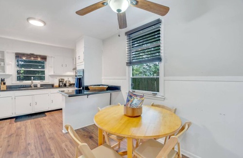Faubourg Delassize House | Cozy, Private Guesthouse | 1 block to Streetcar